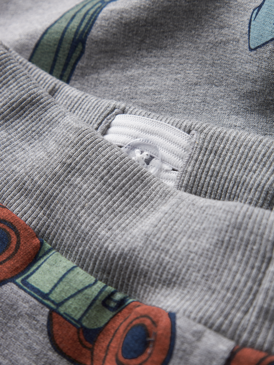 model_shot-front_full